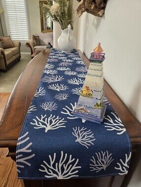 NAVY BLUE TABLE RUNNER WITH WHITE AND GRAY CORAL DECOR